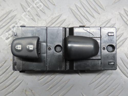 switch-nissan-qashqai-ii-j11-j11_-2013-31935485 main image