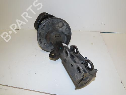 Amortiguador delantero izquierdo TOYOTA AURIS (_E18_) 1.8 Hybrid (ZWE186_, ZWE186R) (136 hp) 32659374