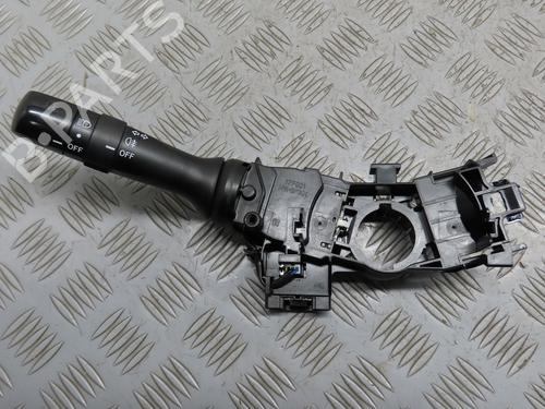 Used Headlight switch TOYOTA YARIS (_P9_) 1.4 D-4D (NLP90_, NLP90R) (90 hp) 19578219