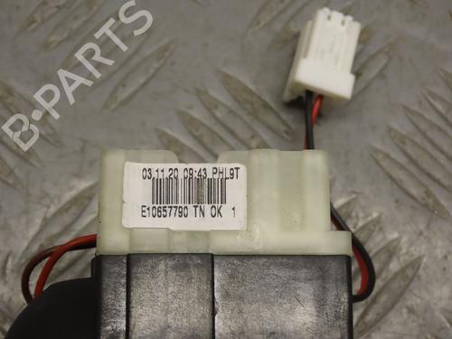 Headlight switch RENAULT CLIO IV (BH_) 0.9 TCe 90 (BHNF, BHMA, BHMH, BHJK, BHJR) | BP24945284I24