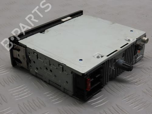 Used Radio DACIA DUSTER (HS_) 1.5 dCi (HSMC) (107 hp) 31030561