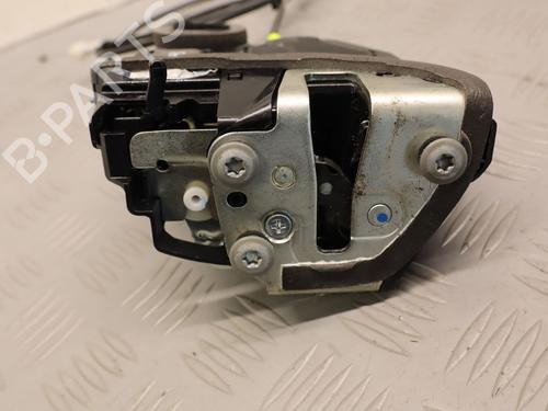 Højre bagtil lås Højre bagtil lås TOYOTA AURIS (_E15_) 2.0 D-4D (ADE150_, ADE150R) (126 hp) 33008696 33008696