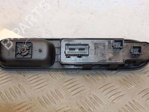Used Left front window switch Left front window switch 37411403 37411403