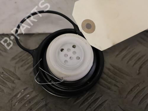 fuel-cap-renault-kadjar-ha_-hl_-2015-40111149 main image