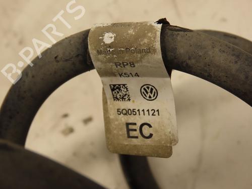 Støddæmperfjeder SEAT LEON ST (5F8) 1.5 TSI (150 hp) 30047903