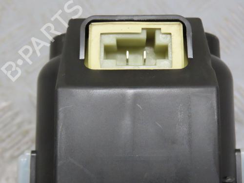 Used Heater blower motor PEUGEOT 3008 II SUV (MC_, MR_, MJ_, M4_) 1.2 THP/ PureTech 130 (MRHNSM, MRHNSU, MRHNSJ, MRHNYW,... (131 hp) 25778881