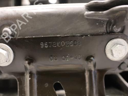Used Front bumper reinforcement Front bumper reinforcement 36874370 36874370