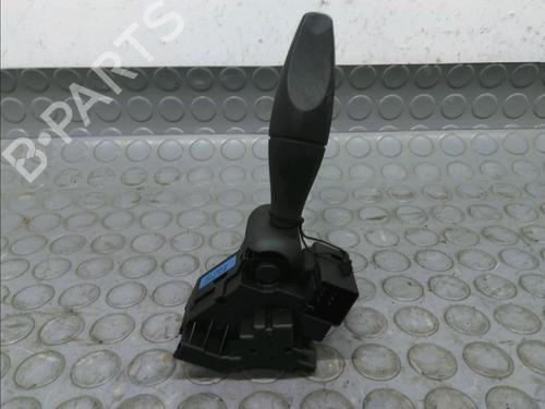 Commande de phare FORD FIESTA V (JH_, JD_) 1.3 (69 hp) 17779565