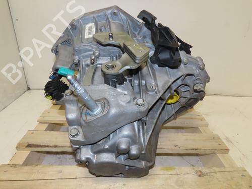 gearbox-dacia-duster-hs_-2010-2011-2012-2013-2014-2015-2016-2017-2018-33415883 main image