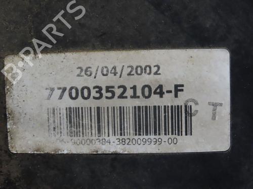 Used Right headlight RENAULT MASTER II Van (FD) 2.2 dCI 90 (FD0G, FD0N, FD2G, FD2N, FD3G, FD3N) (90 hp) 27187825