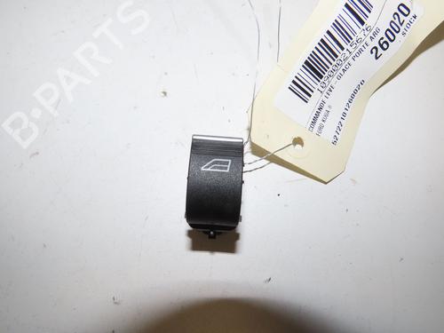 Used Left rear window switch Left rear window switch FORD KUGA II (DM2) 2.0 TDCi (150 hp) 35747904 35747904