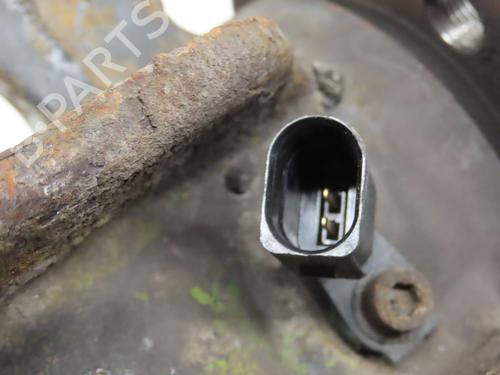 Used Right front steering knuckle VW POLO IV (9N_, 9A_) 1.4 16V (80 hp) 30093000