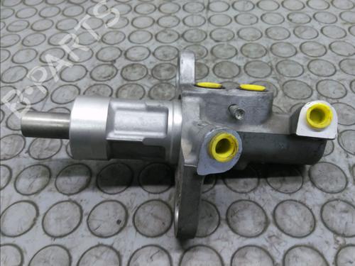 Used Brake master cylinder OPEL ASTRA J Sports Tourer (P10) 1.7 CDTI (35) (125 hp) 17778489