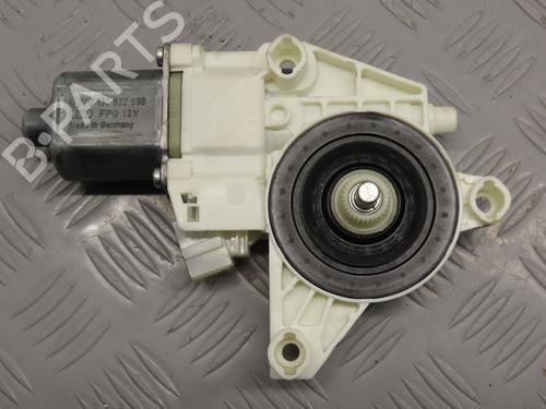 Rudehejsemotor forskærm venstre MERCEDES-BENZ A-CLASS (W176) A 250 4-matic (176.051) (218 hp) 17781547