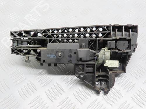 Used Front right exterior door handle AUDI A4 B8 (8K2) 2.0 TDI (143 hp) 30825016