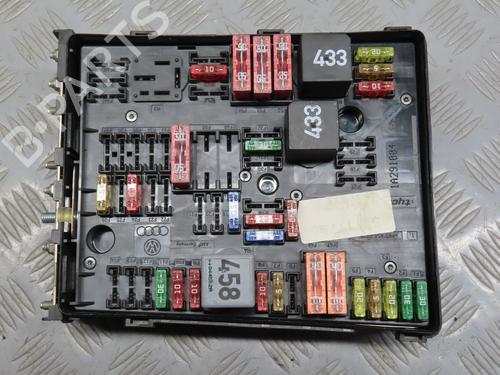 Used Fuse box VW GOLF V (1K1) 1.9 TDI (90 hp) 9375544