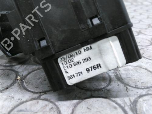 steering-column-stalk-dacia-duster-hs_-15-dci-4x4-hsmc-hsmd-6001551358-2010-2011-2012-2013-2014-2015-2016-2017-2018-17779655 main image