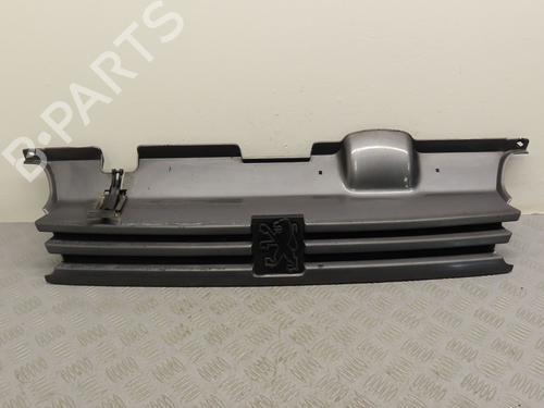 Used Grille PEUGEOT 405 I (15B) 1.6 (94 hp) 18076675