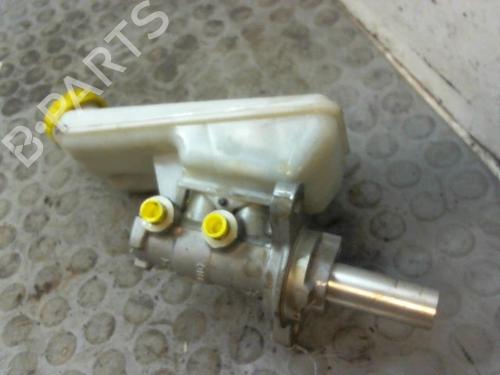 Used Brake master cylinder CITROËN C2 (JM_) 1.4 (73 hp) 9381602