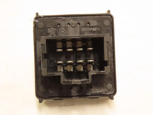 Left front window switch PEUGEOT 208 I (CA_, CC_) 1.2 VTi 68 / PureTech 68 | BP27643356I27 - Image 4