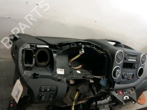 Instrumentbræt CITROËN BERLINGO Box Body/MPV (B9) 1.6 HDi 90 (90 hp) 9379922