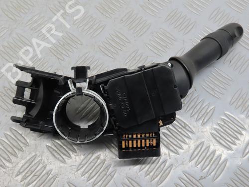 Used Headlight switch TOYOTA YARIS (_P13_) 1.4 D (NLP130_, NLP130) (90 hp) 19639277