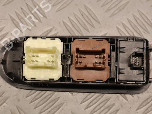 left-front-window-switch-dacia-duster-hs_-2010-2011-2012-2013-2014-2015-2016-2017-2018-33632315 main image