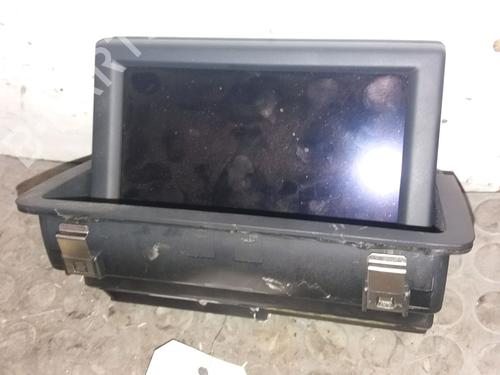 Used Display monitor AUDI A1 Sportback (8XA, 8XF) 1.6 TDI (105 hp) 9377711