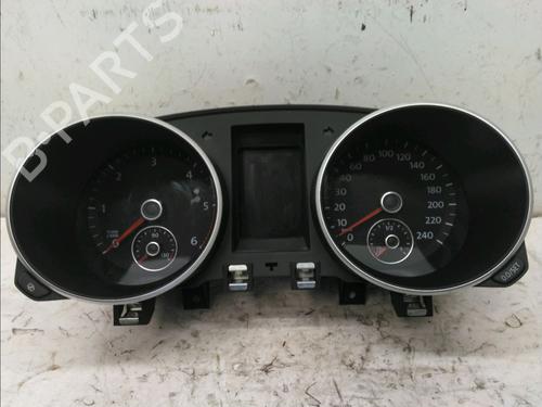 Used Instrument cluster VW GOLF VI (5K1) 1.6 TDI (105 hp) 17779751