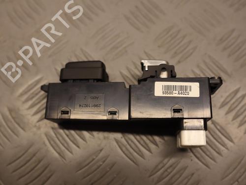 Used Left rear window switch Left rear window switch KIA CARENS IV 1.7 CRDi (141 hp) 33712204 33712204