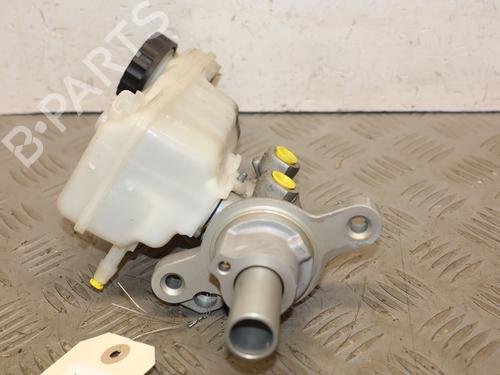 Used Brake master cylinder Brake master cylinder 37597384 37597384