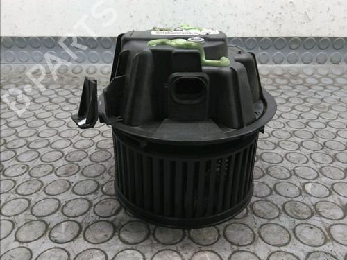 Used Heater blower motor DACIA DUSTER (HS_) 1.5 dCi 4x4 (HSMC, HSMD) (110 hp) 17777120
