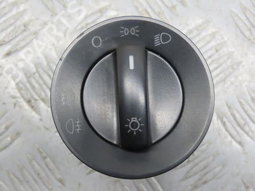 Commande de phare VW POLO (9N_, 9A_) 1.4 16V (75 hp) 26442377