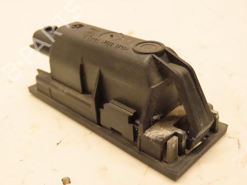 licence-plate-light-renault-kadjar-ha_-hl_-2015-29345866 main image