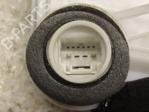 front-right-lock-toyota-aygo-_b4_-2014-29442092 main image