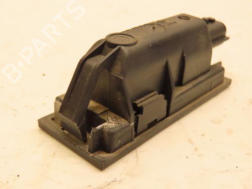 licence-plate-light-renault-kadjar-ha_-hl_-2015-29345867 main image