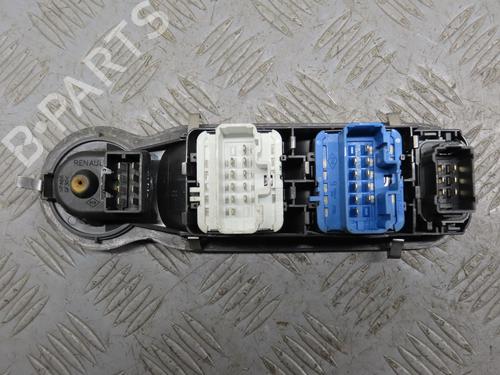 Used Left front window switch RENAULT MODUS / GRAND MODUS (F/JP0_) 1.5 dCi (JP0G, JP0H) (106 hp) 26668971