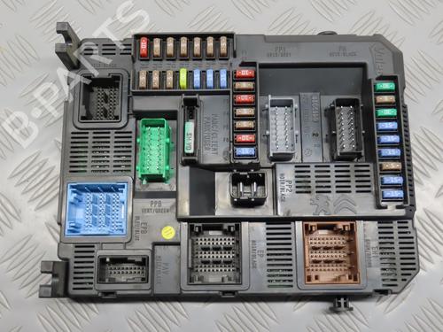 Used Fuse box PEUGEOT 308 II (LB_, LP_, LW_, LH_, L3_) 1.6 THP 125 (125 hp) 19578137