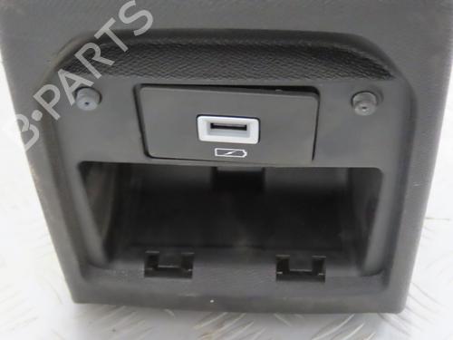 Console central Console central PEUGEOT 308 SW II (LC_, LJ_, LR_, LX_, L4_) 1.5 BlueHDi 130 (131 hp) 36483095 36483095
