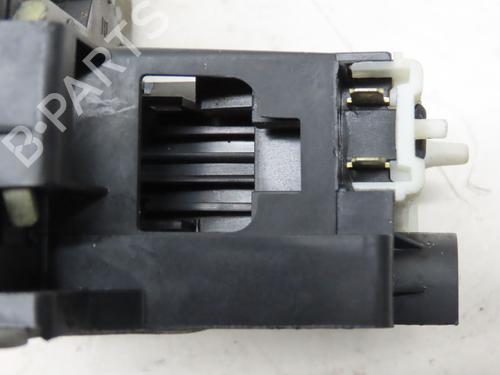 Høyre foran lås RENAULT CLIO II (BB_, CB_) 1.2 (BB0A, BB0F, BB10, BB1K, BB28, BB2D, BB2H, CB0A,... (58 hp) 29643772