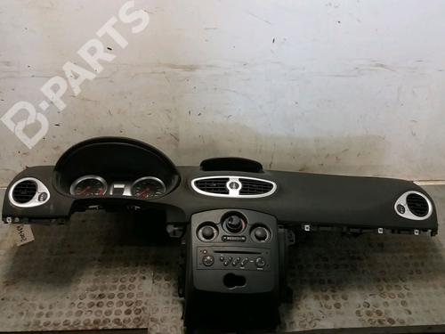 Used Dashboard Dashboard RENAULT CLIO III (BR0/1, CR0/1) 1.5 dCi (C/BR0G, C/BR1G) (68 hp) 9379298 9379298