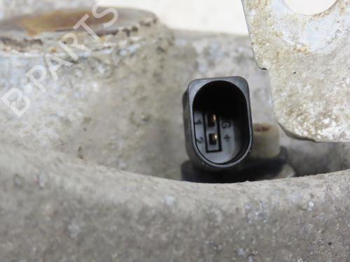 Højre hjullejehus spindel AUDI A4 B8 Avant (8K5) 2.0 TDI (143 hp) 30311483