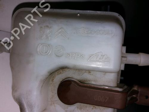Used Brake master cylinder Brake master cylinder PEUGEOT 308 II (LB_, LP_, LW_, LH_, L3_) 1.2 THP 130 (131 hp) 9385621 9385621