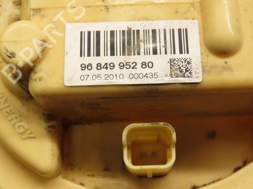 Used Fuel pump PEUGEOT 5008 (0U_, 0E_) 1.6 HDi (110 hp) 30501734