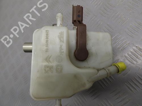 Used Brake master cylinder PEUGEOT 308 SW II (LC_, LJ_, LR_, LX_, L4_) 1.6 BlueHDi 100 (99 hp) 24992271