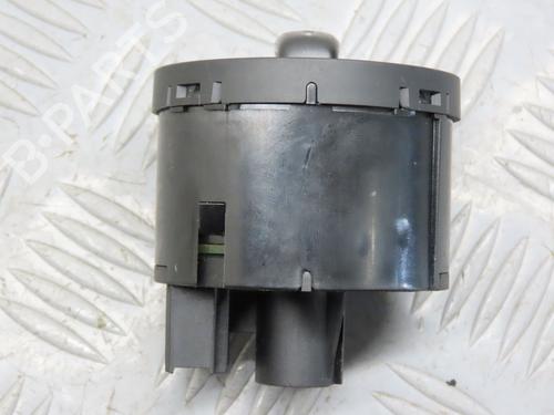 Used Headlight switch Headlight switch 27488437 27488437