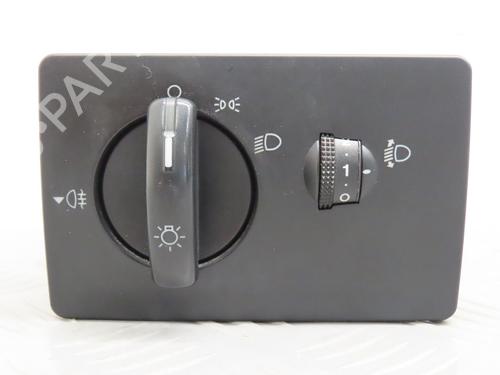Used Headlight switch FORD FIESTA V (JH_, JD_) 1.4 TDCi (68 hp) 18205082