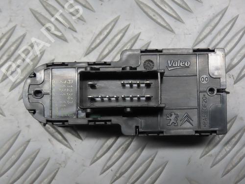 left-front-window-switch-peugeot-208-i-ca_-cc_-2012-2013-2014-2015-2016-2017-2018-2019-2020-2021-31283758 main image