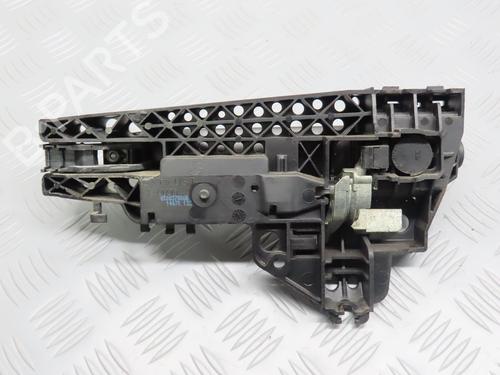 Poignée extérieure arrière droite AUDI A4 B8 (8K2) 2.0 TDI (143 hp) 30825032