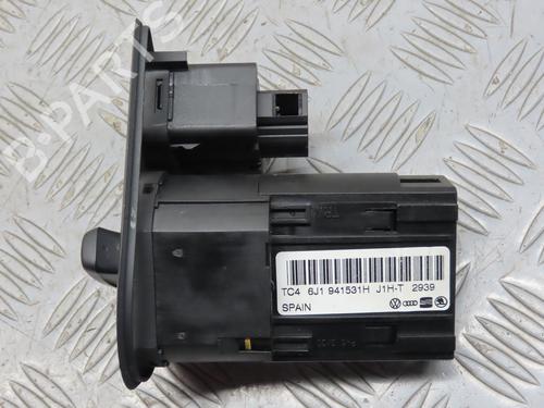 Used Headlight switch SEAT IBIZA IV SC (6J1, 6P5) 1.4 TDI (80 hp) 10225523